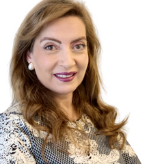 Dr. Claudia Gonzalez